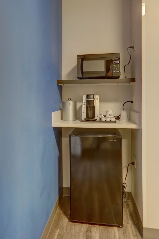 Holiday Inn Express & Suites Auburn Downtown by IHG - photo 7