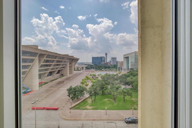 Luxury Downtown Dallas Stay by Amyfinehouse - photo 172