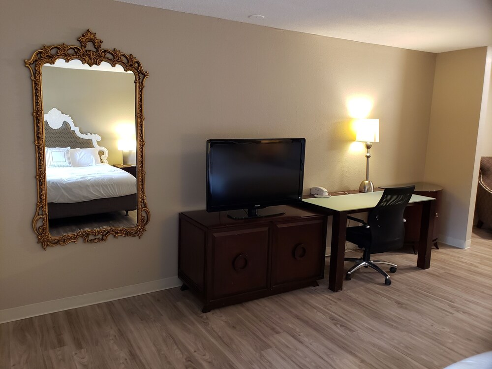Yakima Valley Inn - photo 16