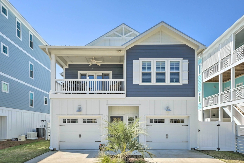 Bright Coastal Abode With Porch & Beach Access