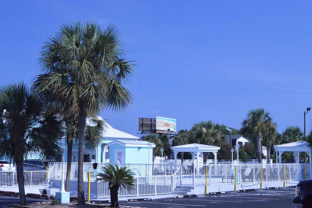 Destin Inn and Suites - photo 24