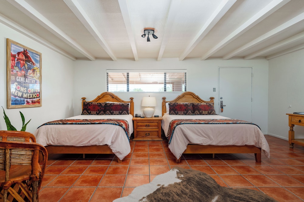 Pecos Trail Inn - photo 15