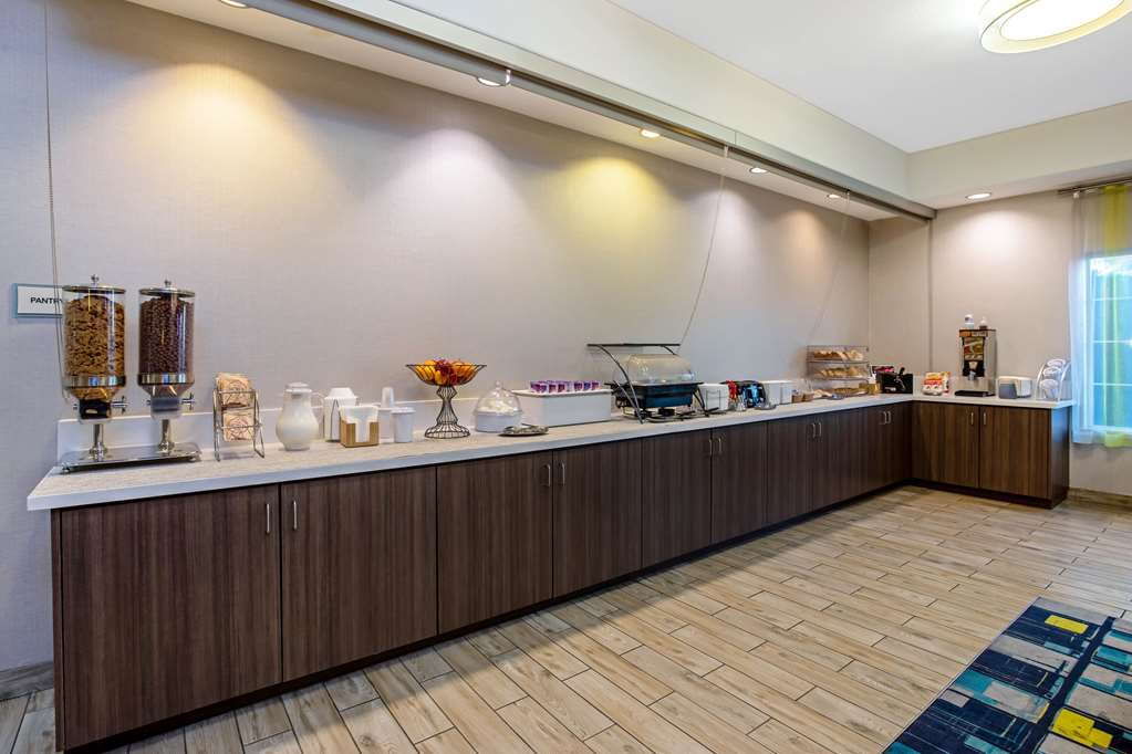 La Quinta Inn & Suites by Wyndham Manteca Ripon - photo 7