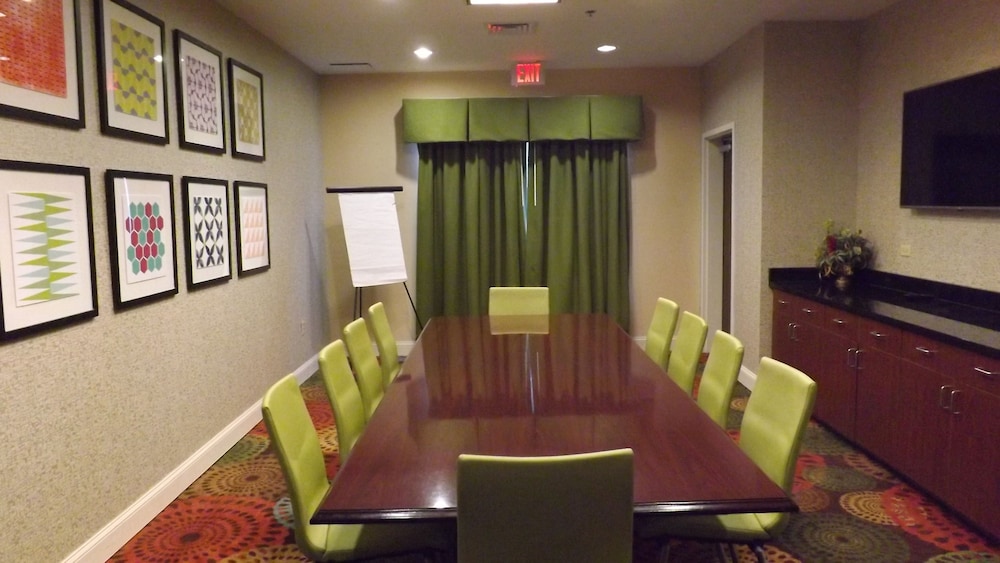Holiday Inn Express Hotel & Suites Dyersburg by IHG - photo 54
