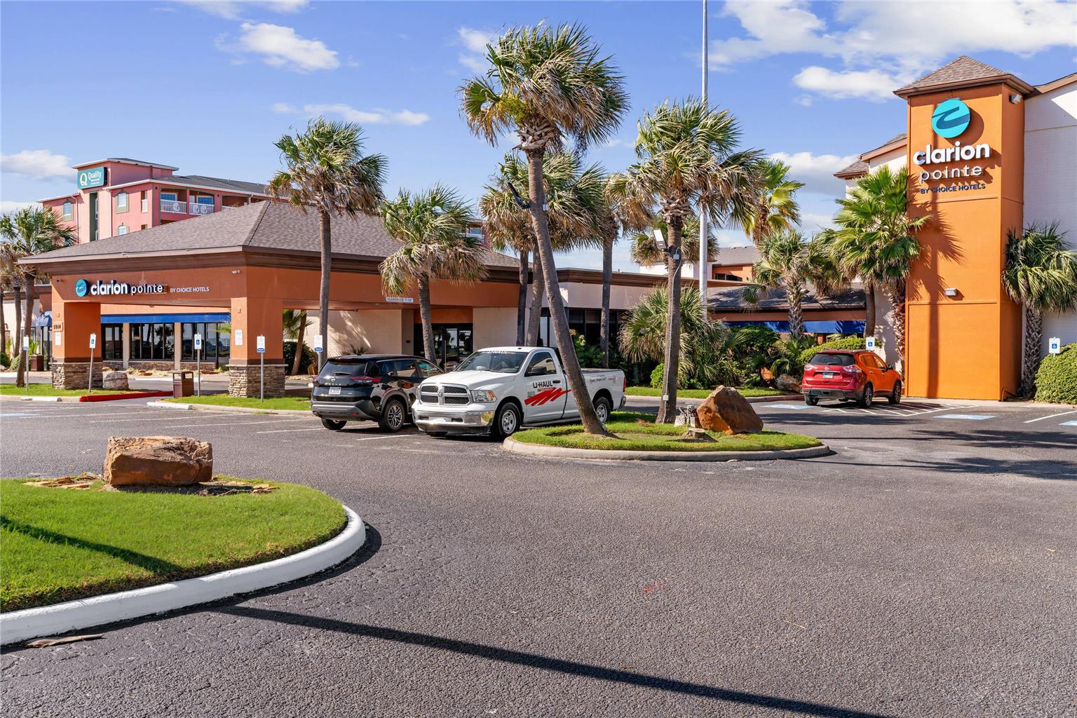Clarion Pointe Galveston Beachfront — hotel in Galveston