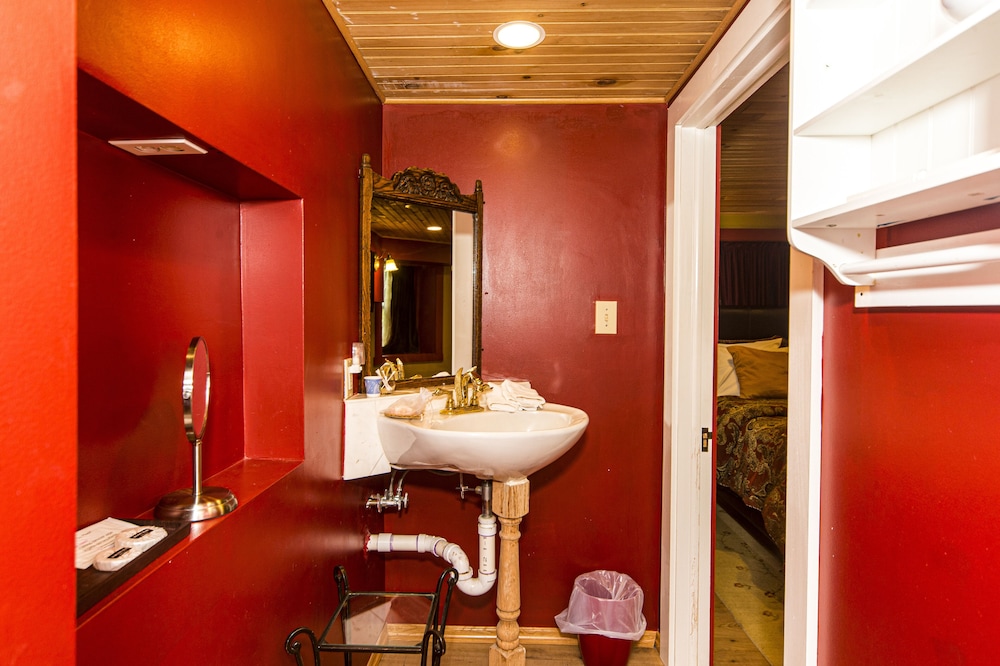 Stone Manor Boutique Inn - photo 37
