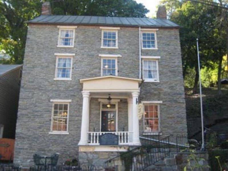Town's Inn - photo 6