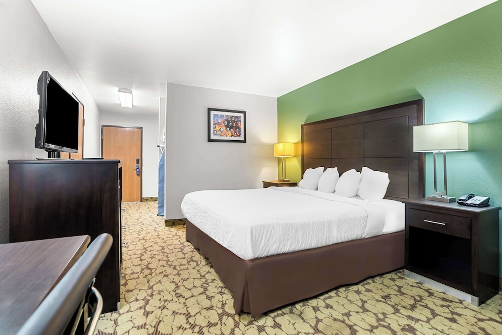 SureStay Plus Hotel by Best Western Bettendorf - photo 15