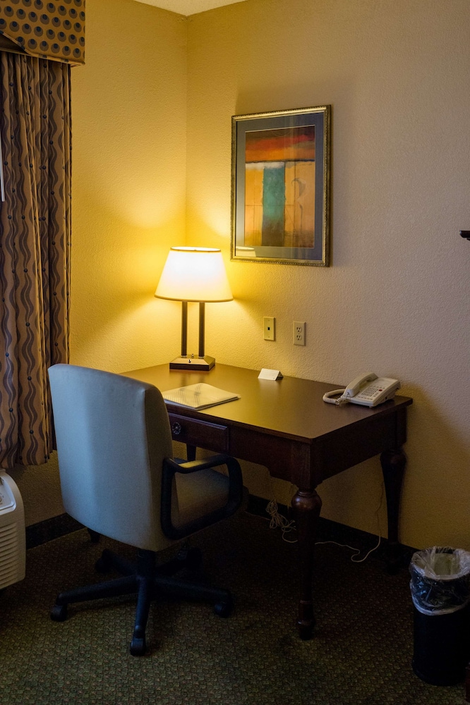 Hampton Inn Oxford West - photo 35