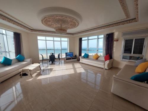 Bel appartement front mer Tanger — 4-Star Luxury Hotel in Tangier, Morocco