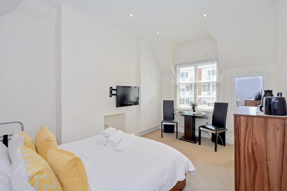 LBS Victoria — 4-Star Luxury Hotel in London, United Kingdom