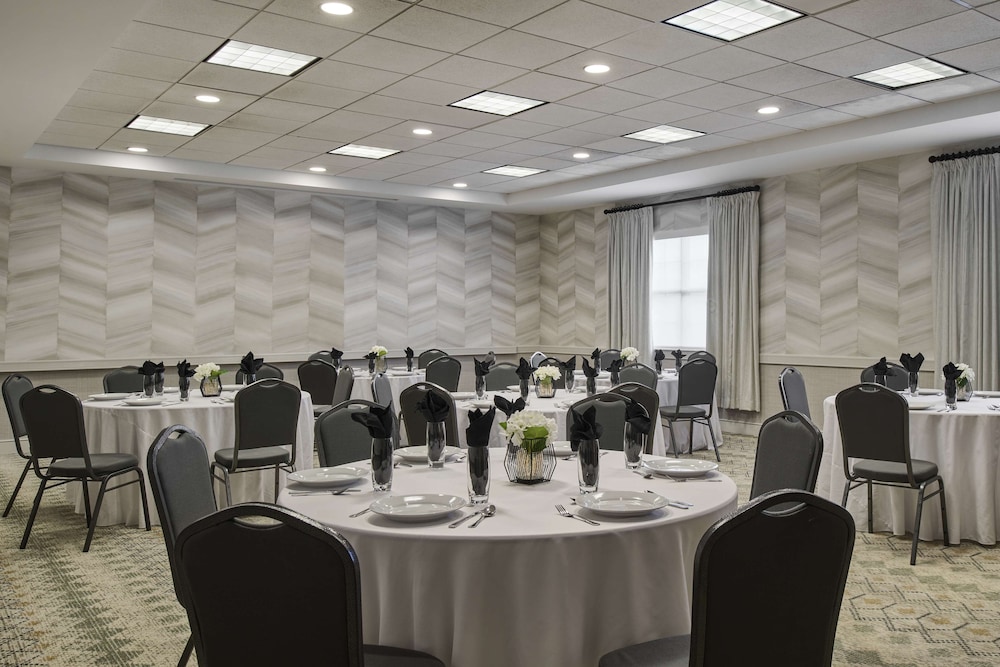Homewood Suites by Hilton Anchorage - photo 40