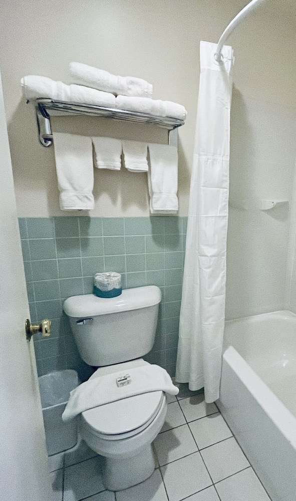 Americas Best Value Inn Wall - photo 69