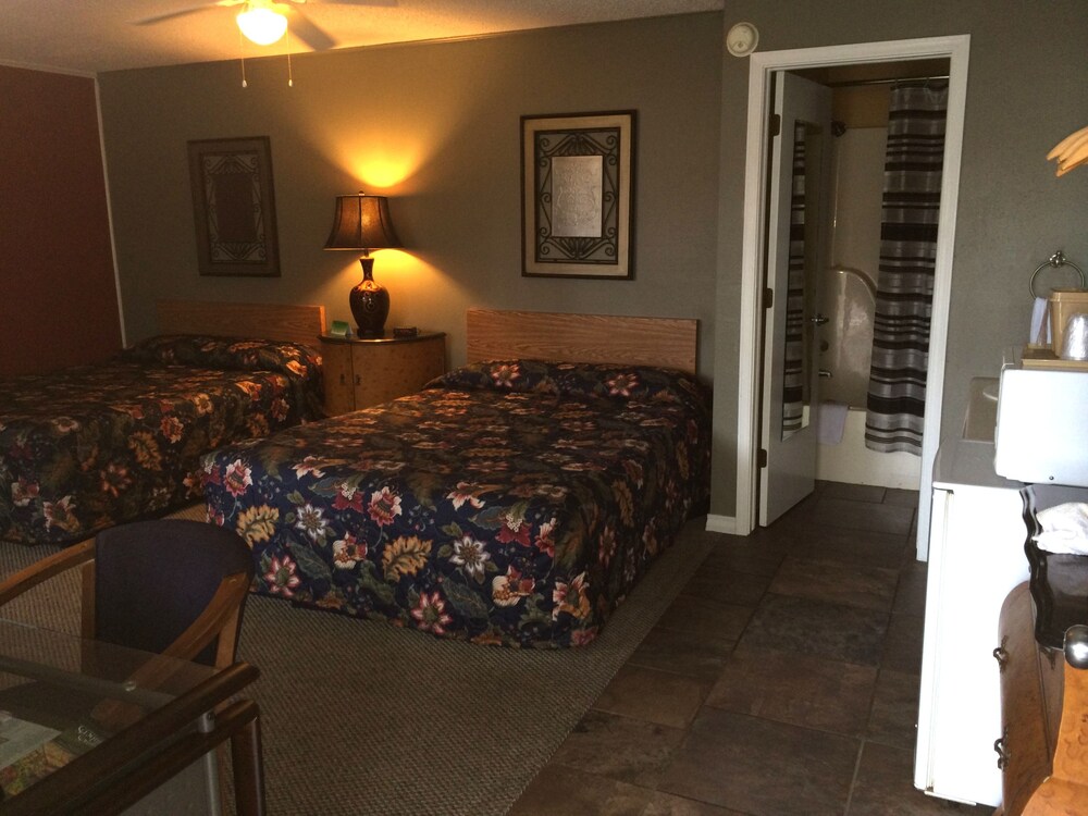 Brydan Suites - photo 15