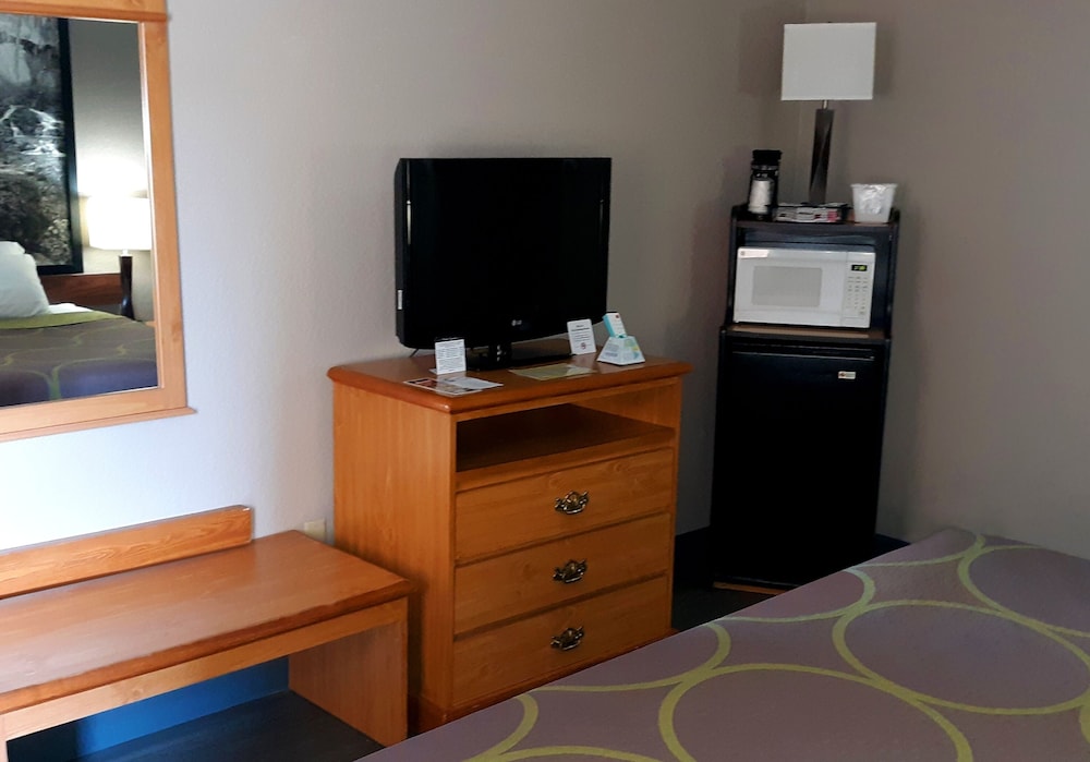 Super 8 by Wyndham Fort Chiswell Wytheville Area - photo 20