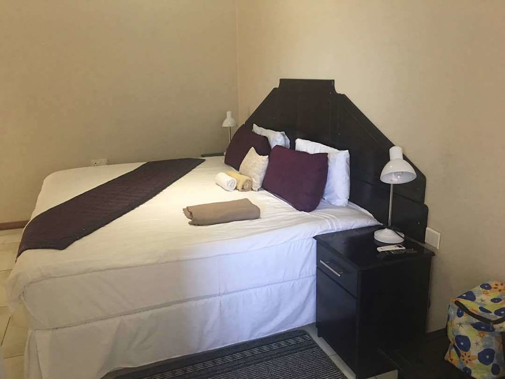 Eagle Suites Guest House — Ghanzi — photo 3