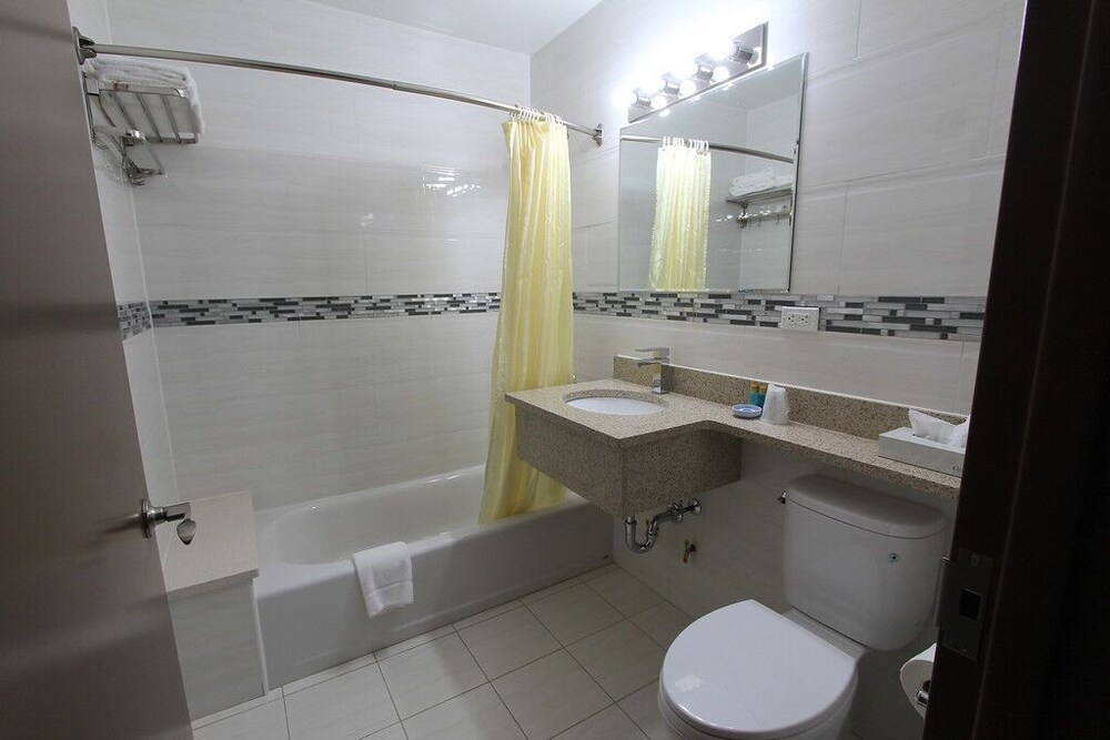 Queens Hotel - photo 13