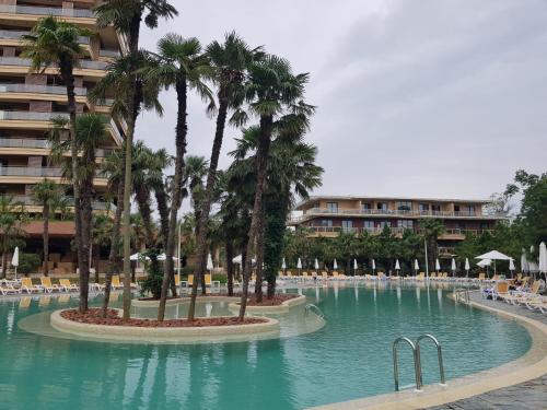 Sea View Apartment at Oasis