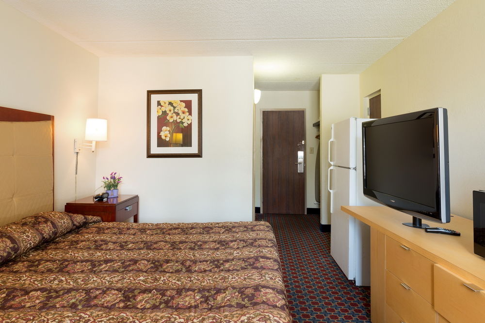 I Drive Grand Resort & Suites - photo 22