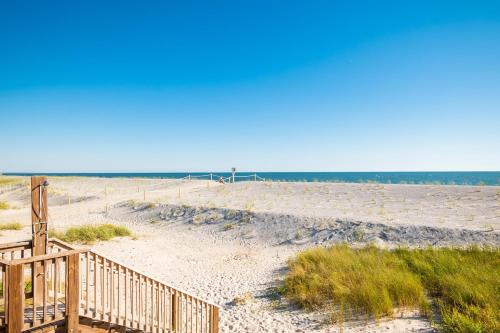 Moon Struck by Oak Island Accommodations - photo 47