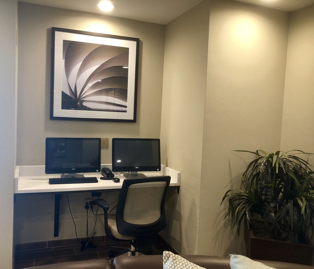 Candlewood Suites Lake Charles South by IHG - photo 29