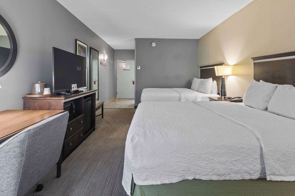 Hampton Inn Atlanta Woodstock - photo 10