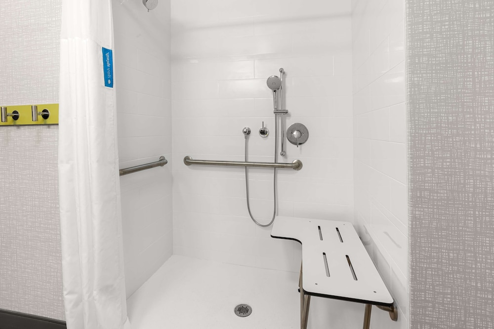 Hampton Inn & Suites Portland Tigard - photo 17