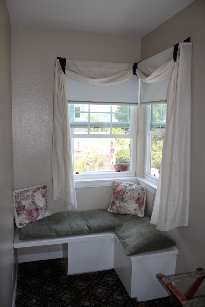 Pelican Cove Inn - photo 13