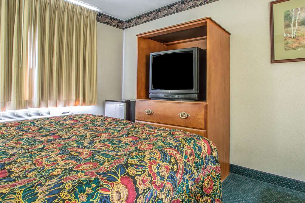 Rodeway Inn Bedford PA - photo 12