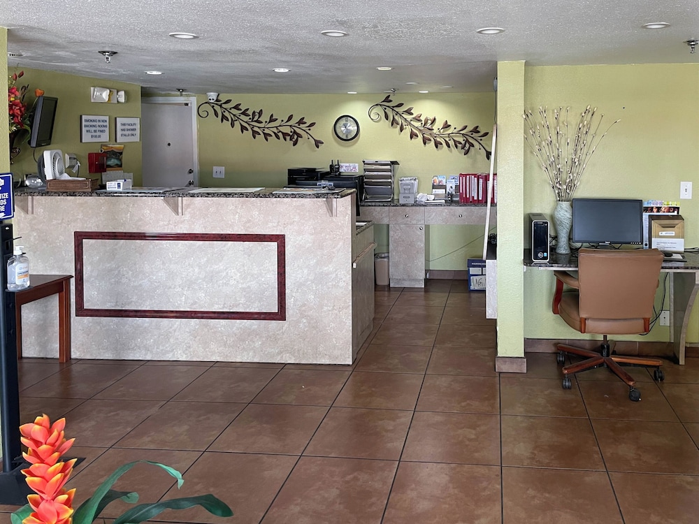 Motel6 Riviera Beach FL - photo 2
