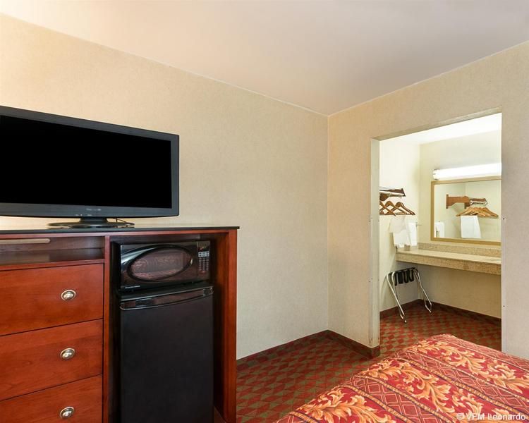Red Carpet Inn by University of Maryland - photo 14