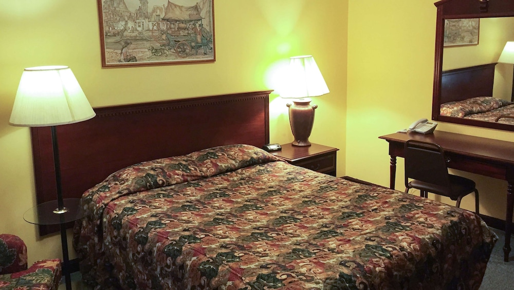 Windmill Inn Lynden - photo 24
