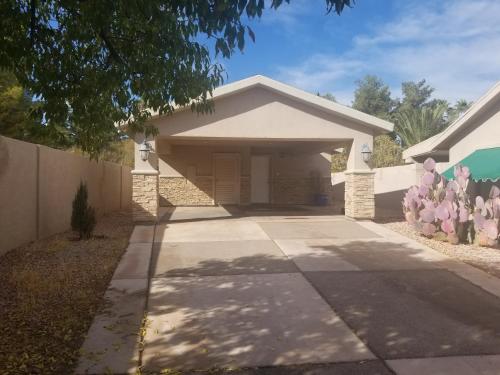 Close To Strip Very Private Gated Huge Floorplan Wifi Washer&Dryer