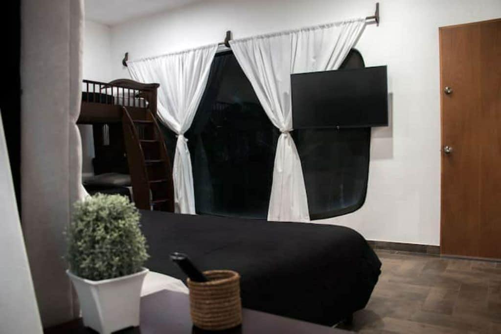 Casa las Maravillas hermosos jardines y alberca — 4-Star Luxury Hotel in Cuernavaca, Mexico