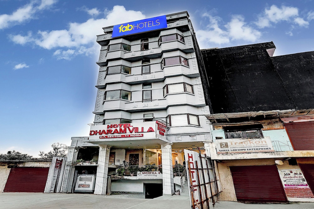 FabHotel Comfort Stay I 700m from Metro Multispeciality Hospital Noida in Noida, India