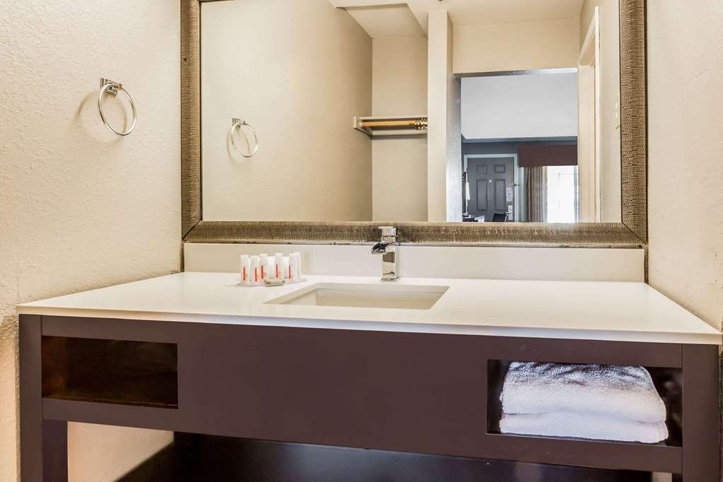 Super 8 by Wyndham Mountain View - photo 11