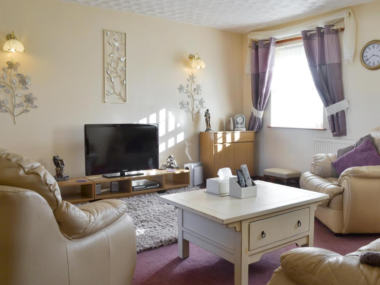 Cefn Helyg Bach 28453 — 4-Star Luxury Hotel in Cemaes Bay, United Kingdom