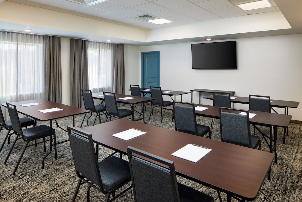 Staybridge Suites Auburn University Area by IHG - photo 32