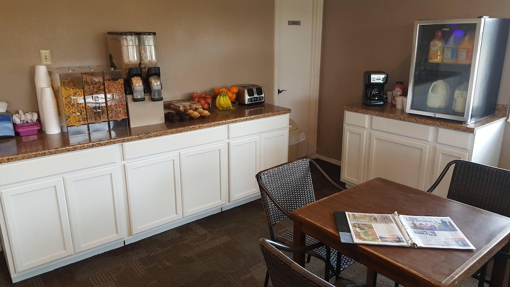 Lake Eufaula Inn - photo 34