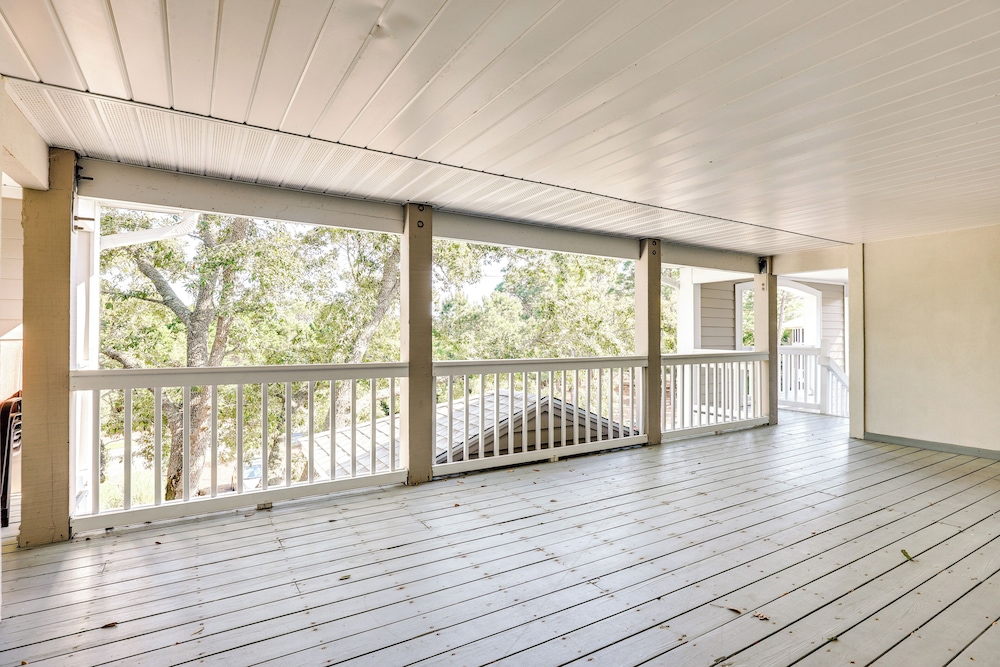 Private Deck and Pool Access Southport Resort Condo - photo 14