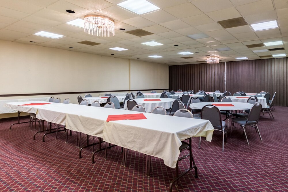 Eco Inn Suites by Hotel O Baytown - photo 27