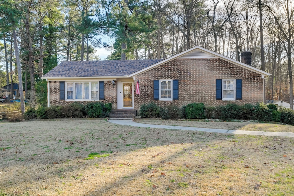 Charming Emporia Home W Deck And Patio 19673871 — Emporia