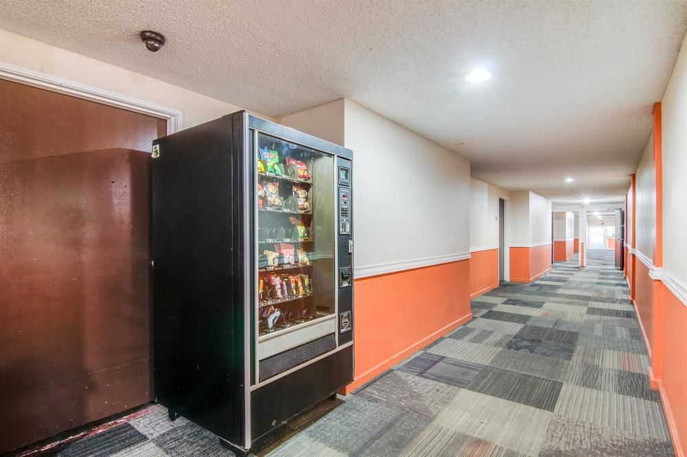 Motel 6 Van Nuys - photo 13
