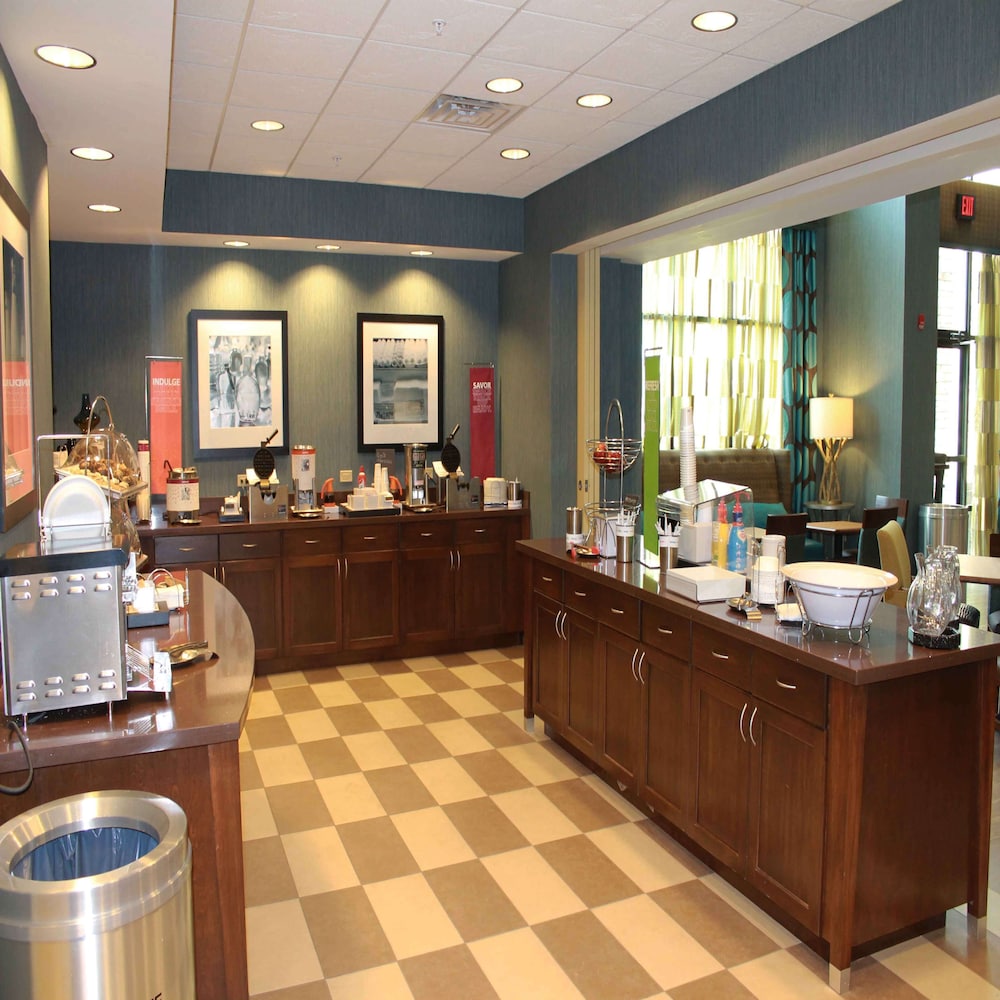 Hampton Inn & Suites Stroudsburg Pocono Mountains - photo 27