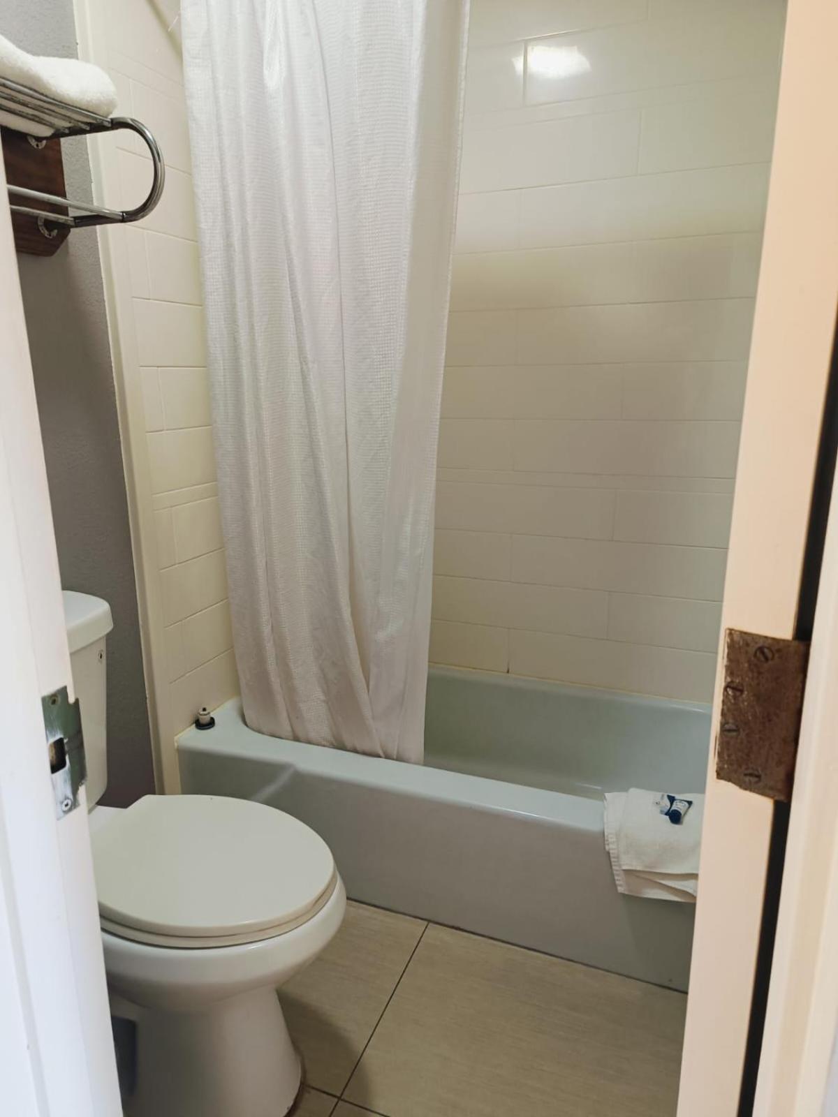 Woodfield Inn & Suites Hotel O Yoakum TX 111 - photo 42