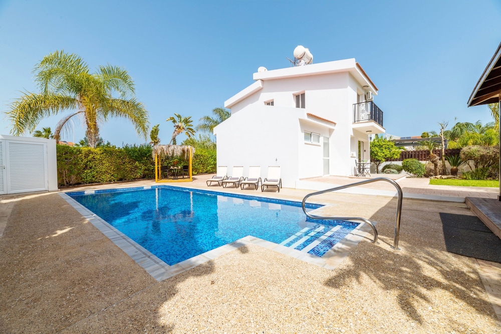 Ayia Thekla Atlas 10 Villa — 4-Star Luxury Hotel in Sotira, Cyprus