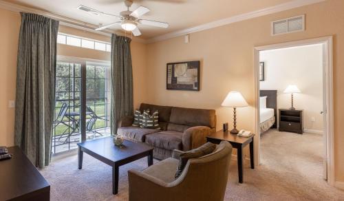 Tuscana Resort 2 Bedroom Condo Clubhouse Access 8 miles to Disney 2 Condo - photo 4