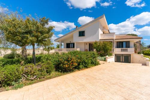 Casa Vacanze Le Giuggiole — 4-Star Luxury Hotel in Spongano, Italy