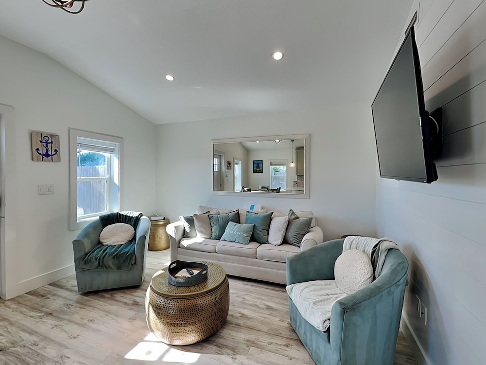 A Stone's Throw by Southern Vacation Rentals — 4-Star Luxury Hotel in Panama City Beach, United States