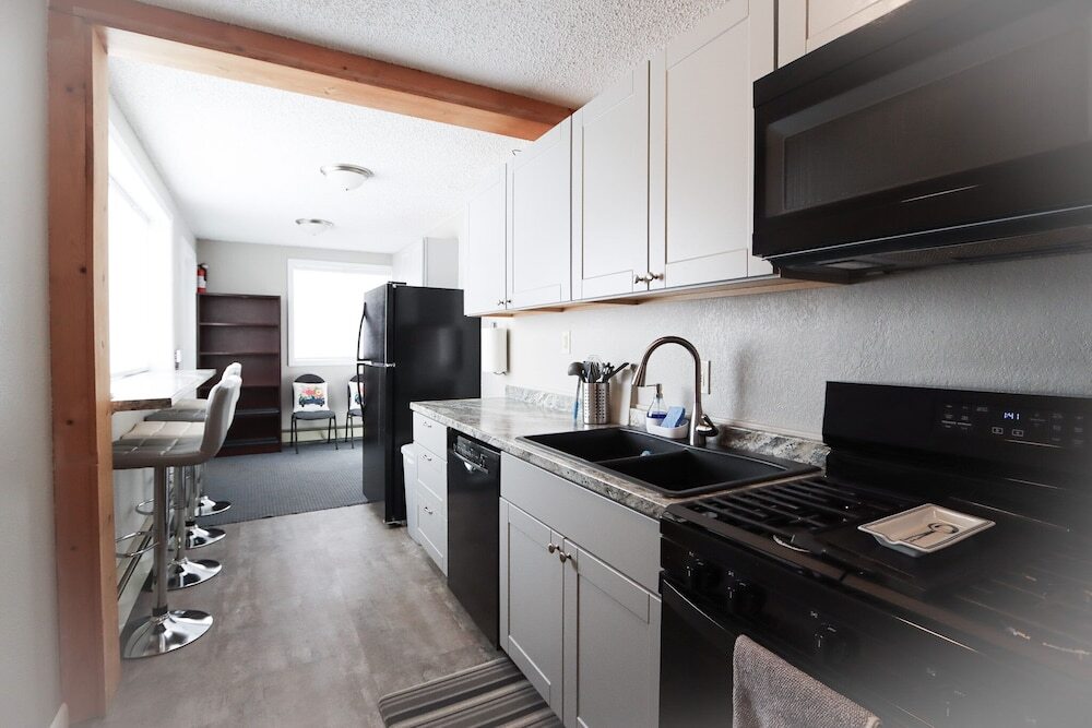 Downtown Granby Retreat & Spa - photo 15